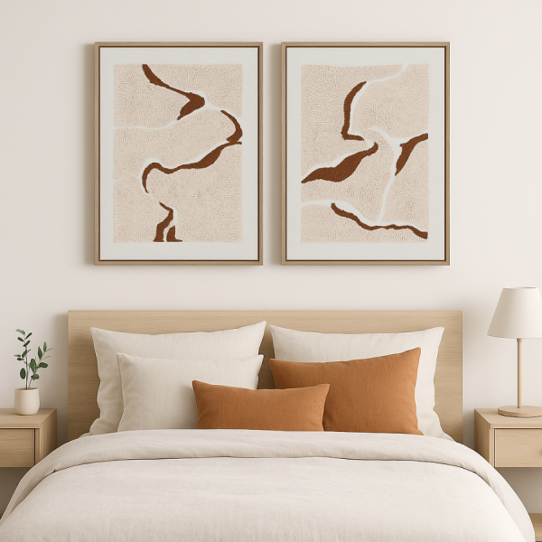 Este set de 2 cuadros en lienzo de poliéster con diseño abstracto es la elección ideal para quienes buscan una decoración moderna y versátil. Cada pieza mide 50x3x70 cm