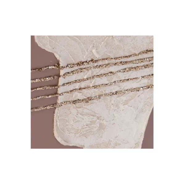 SET 2 CUADROS LIENZO MDF 30 x 2,5 x 60 CM MODERNO Este elegante set de 2 cuadros decorativos en lienzo presenta un diseño abstracto de estilo moderno donde las formas orgánicas y los relieves se combinan con líneas horizontales decorativas para crear una composición artística muy original. Su estética minimalista aporta equilibrio visual y un toque contemporáneo ideal para espacios actuales.